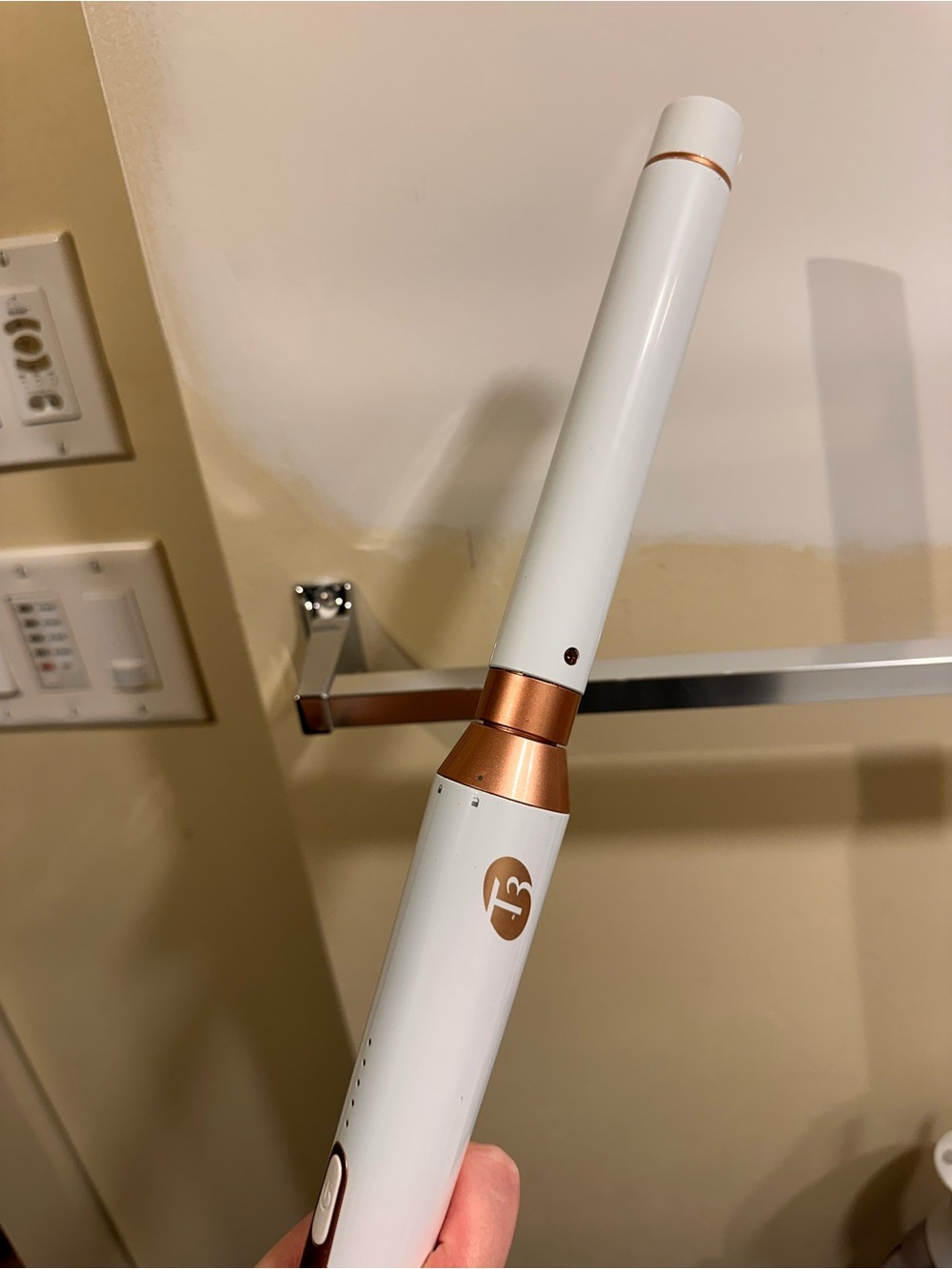 T3 Curling Wand - Picture 2 of 3